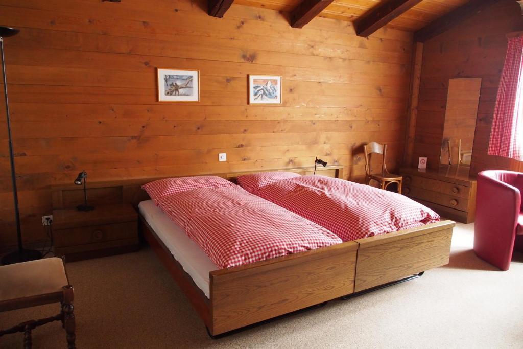 Hotel Simmental Boltigen Room photo